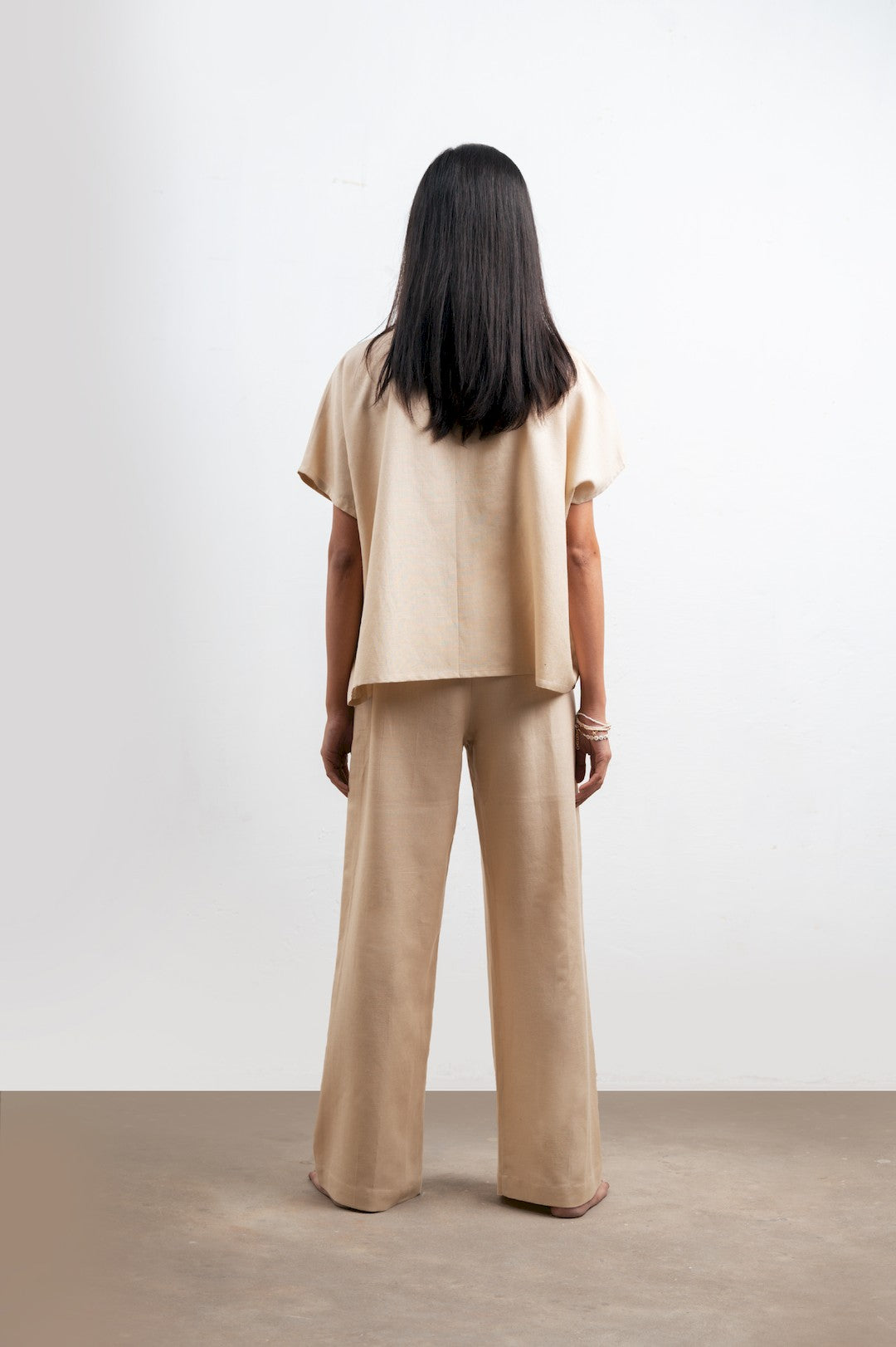 #Color_Beige