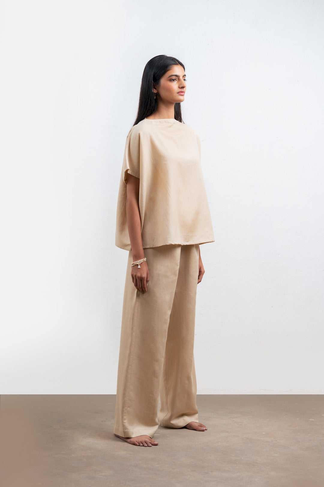 #Color_Beige