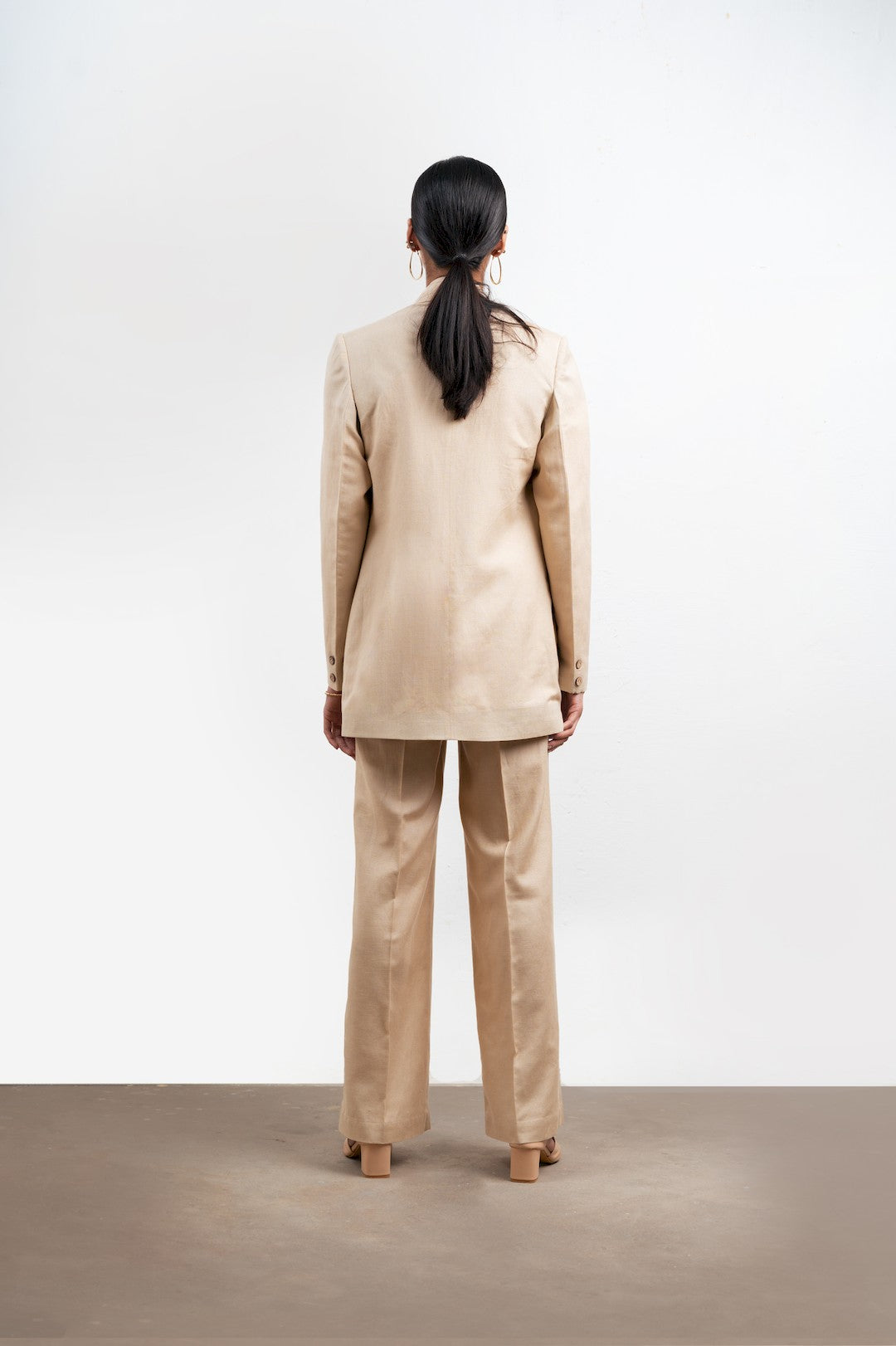 #Color_Beige