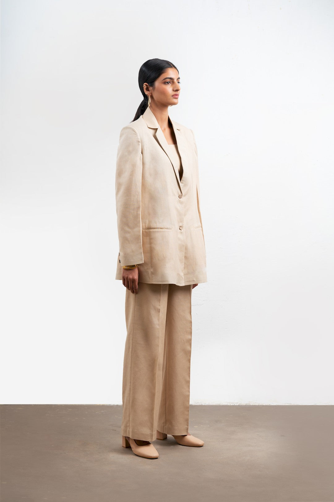 #Color_Beige