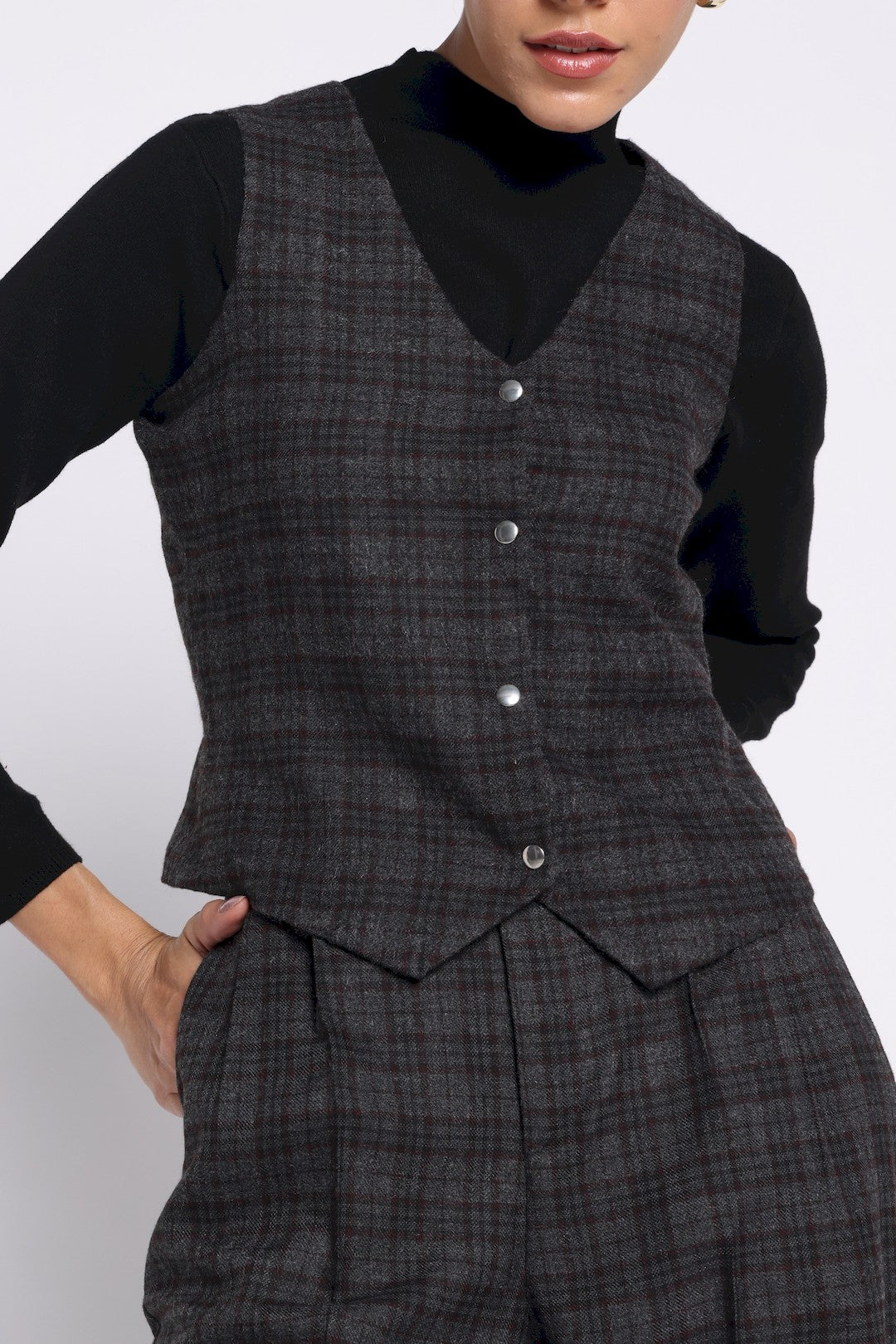 #Color_ Black Checkered