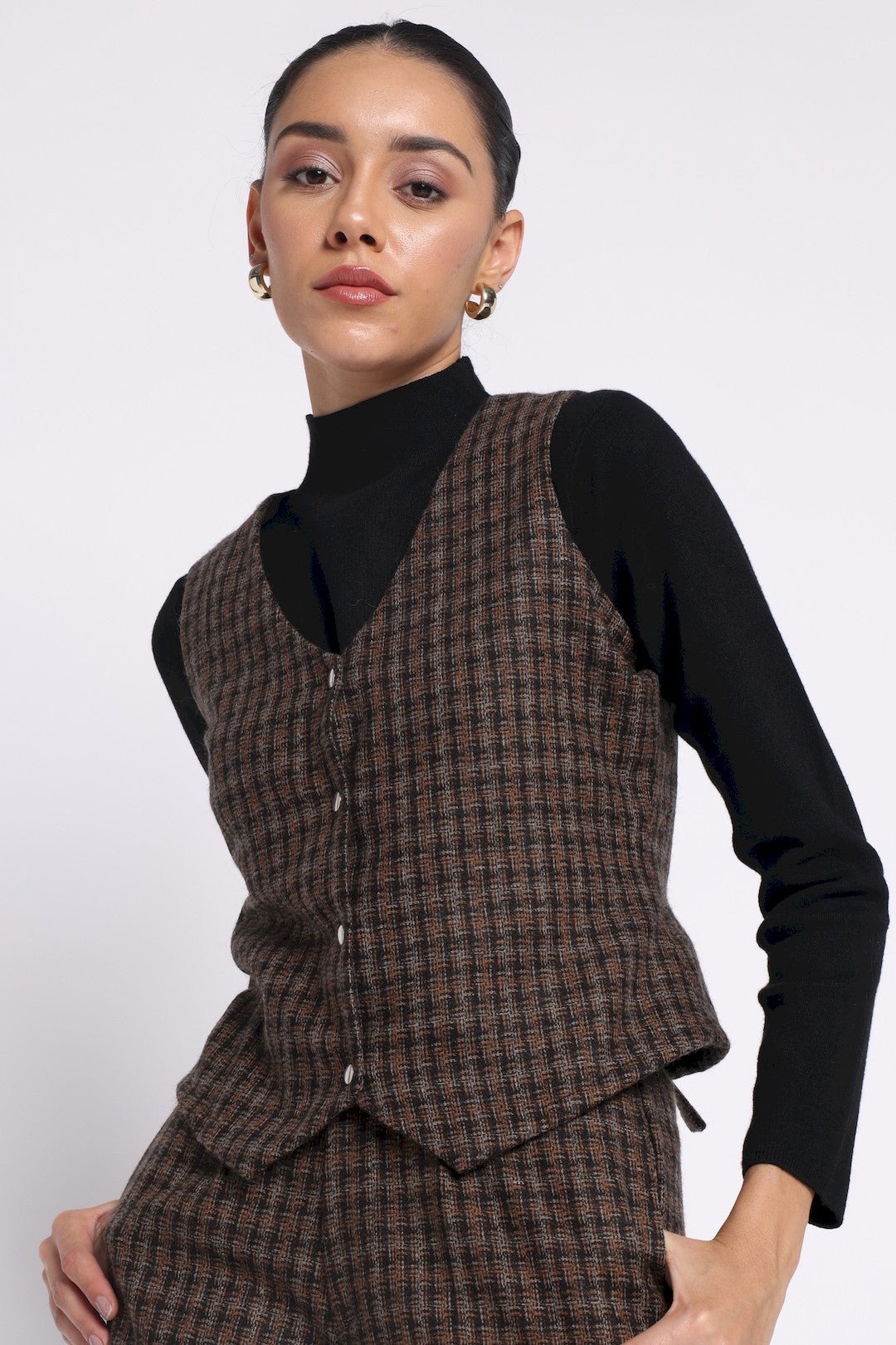 #Color_Brown Check
