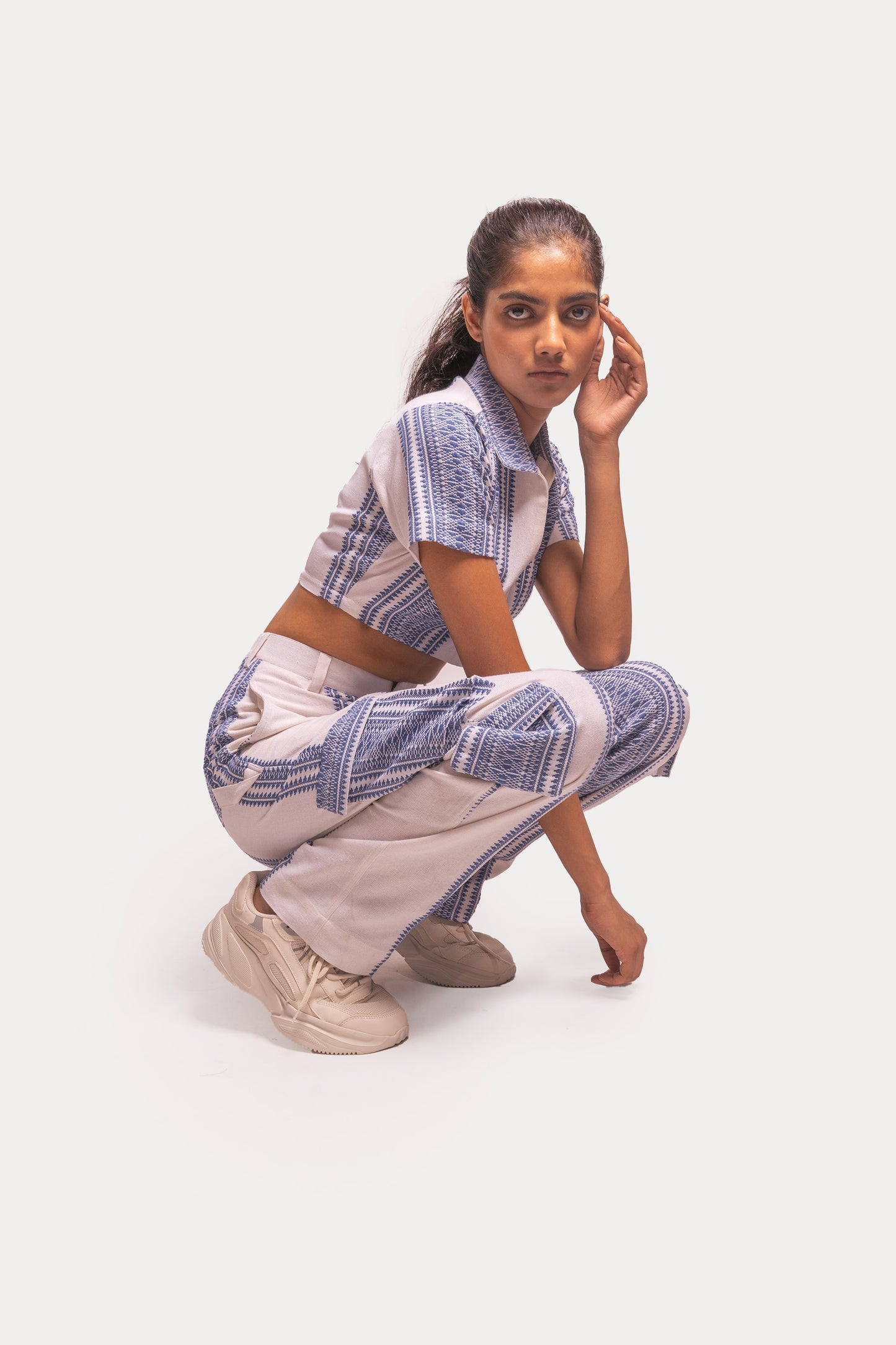 Tawny Set | White & Blue Pattern