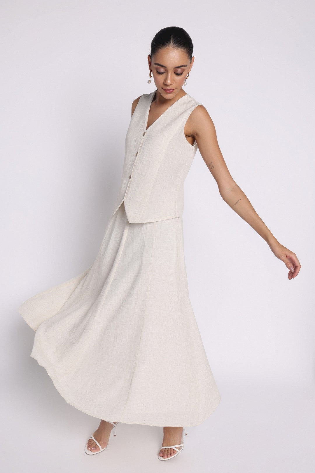 #Color_Off White