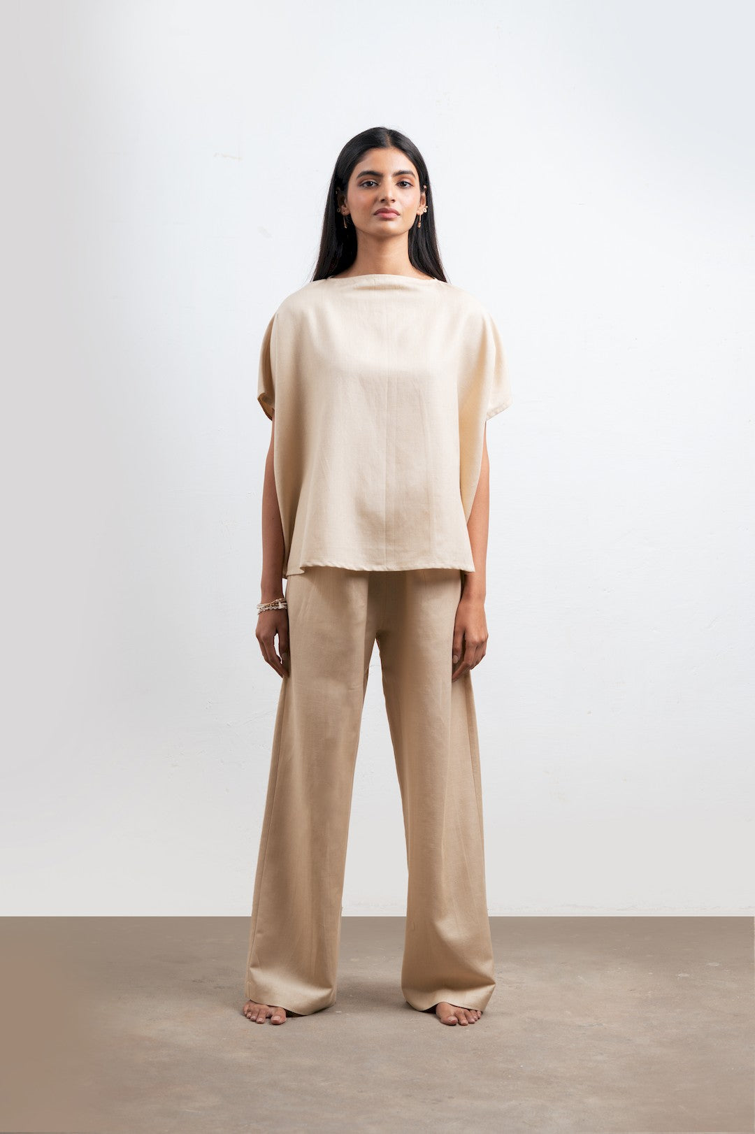 #Color_Beige