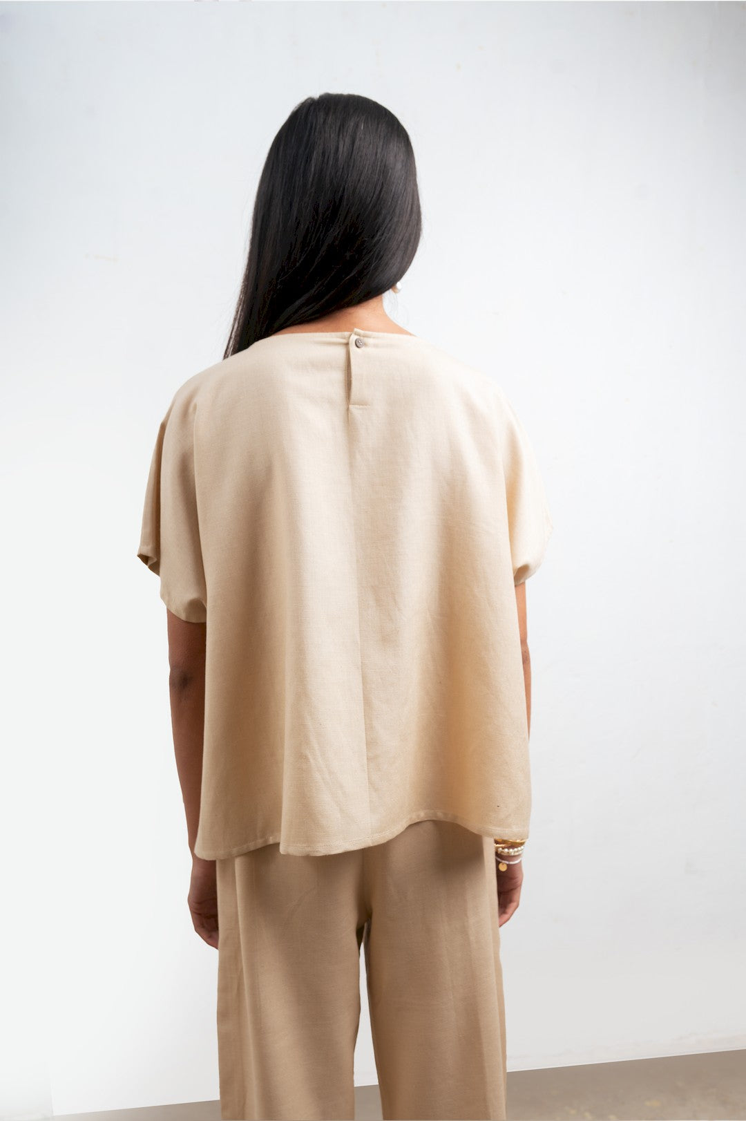 #Color_Beige