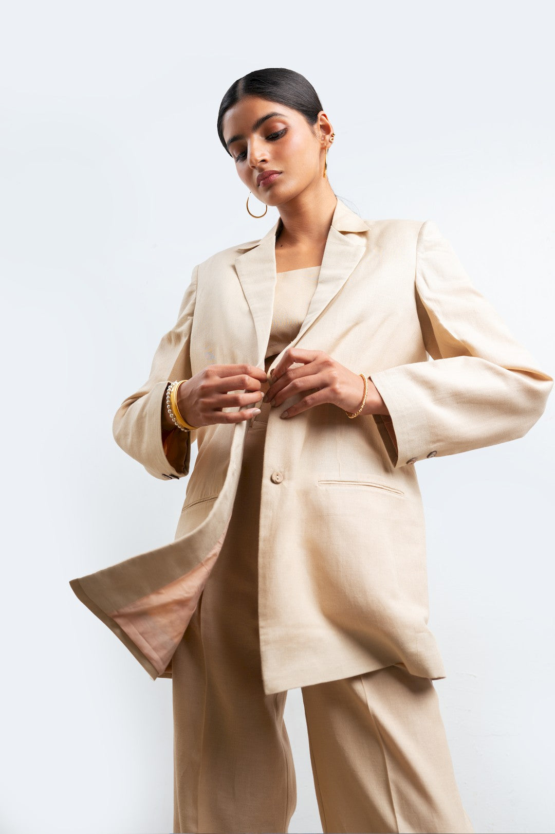 #Color_Beige