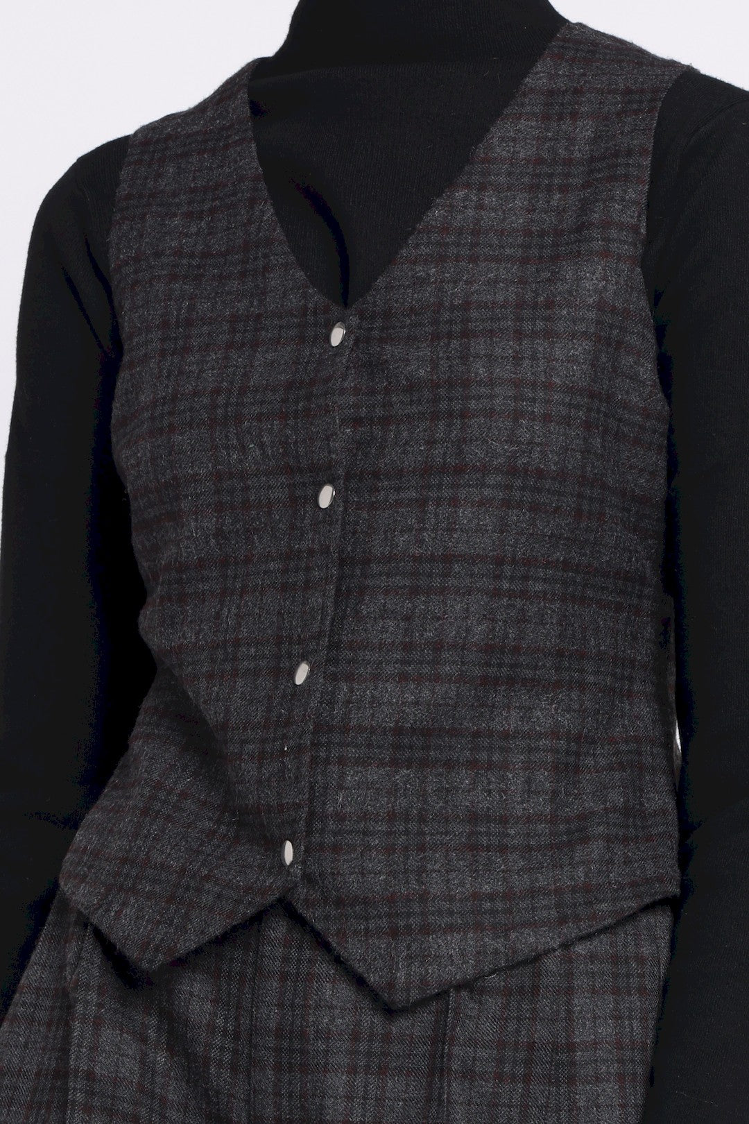 #Color_ Black Checkered
