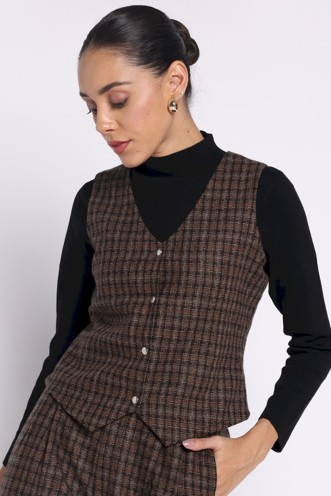 #Color_Brown Check