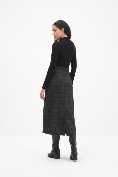 #Color_Black Check